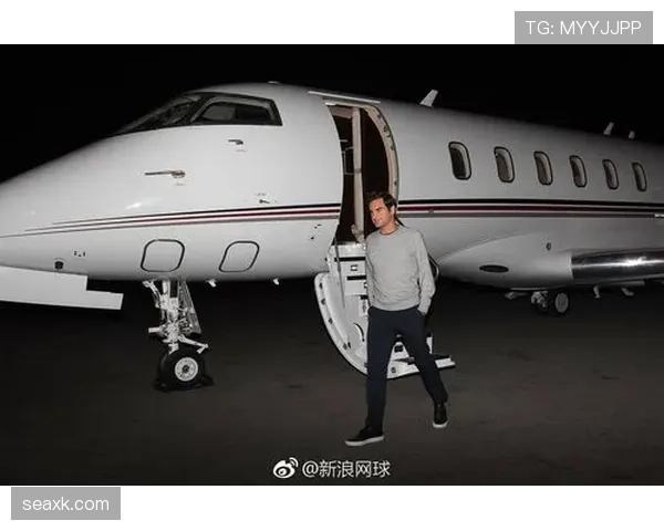 费德勒下飞机拎的行李，比我整套家当还豪气